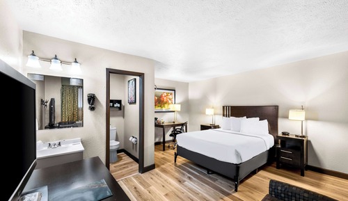 Room, 1 Queen Bed, Non Smoking (1st Floor)