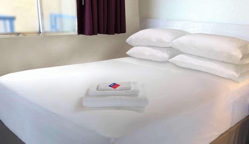 Family Suite (1 King, 2 Queen Beds, 1st Floor)
