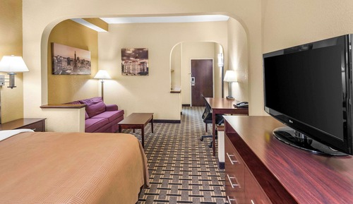 Room, 1 Queen Bed, Non Smoking (Upgrade)