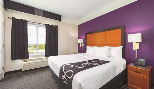 Deluxe Suite, 1 King Bed, Non Smoking