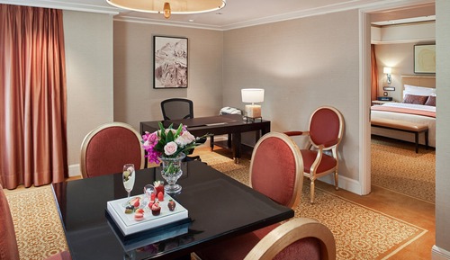 Suite, 1 Bedroom, City View (Ambassador Suite)