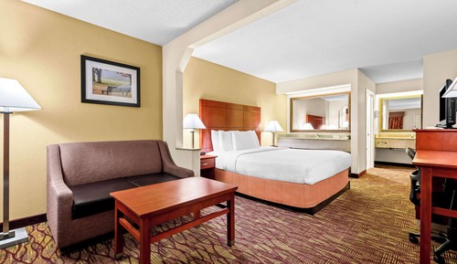Standard Room, 1 King Bed, Smoking, Refrigerator & Microwave