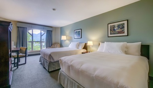 Deluxe Room, 2 Queen Beds, Mountain View