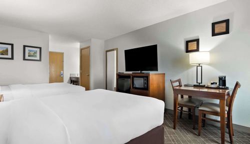 Standard Room, 2 Queen Beds, Non Smoking