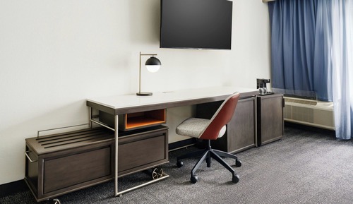 Room, 1 King Bed (Hearing Accessible)