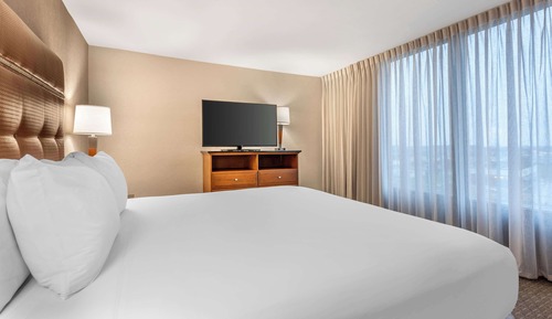 Suite, 1 King Bed with Sofa bed, Accessible, Refrigerator & Microwave (2 Rooms, Tub)