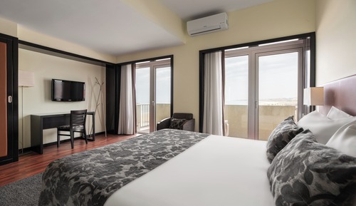 Deluxe Double Room (Frontal Sea View)