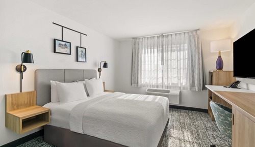 Room, 1 Queen Bed, Hearing Accessible, Non Smoking (Mobility)