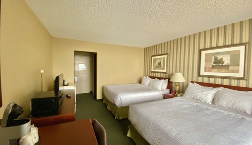 Suite, 2 Queen Beds, Non Smoking