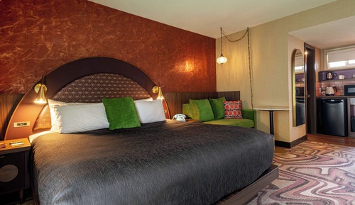 Zed King Bed