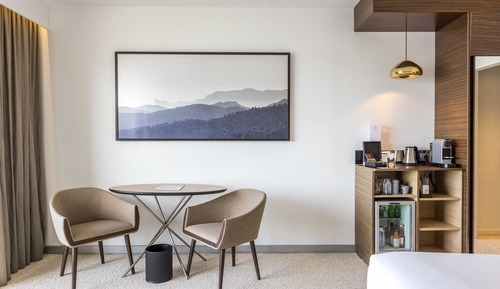 Deluxe Suite
