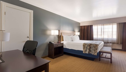 Suite, 1 King Bed, Non Smoking, Jetted Tub