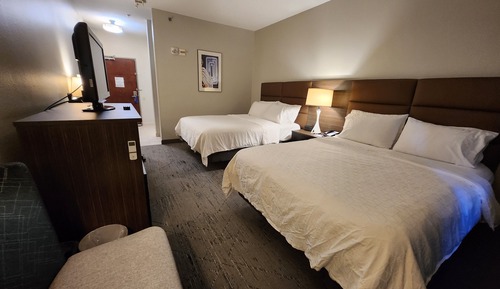 Room, 2 Queen Beds, Accessible (Roll-In Shower)