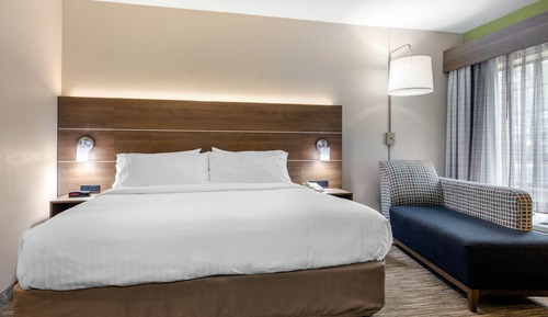 Standard Room, 1 King Bed, Accessible, Non Smoking (Communications Accessible)