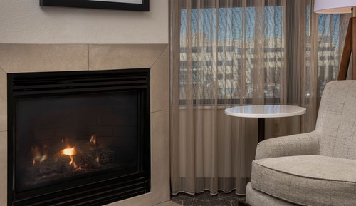 Suite, 2 Bedrooms, Non Smoking, Fireplace