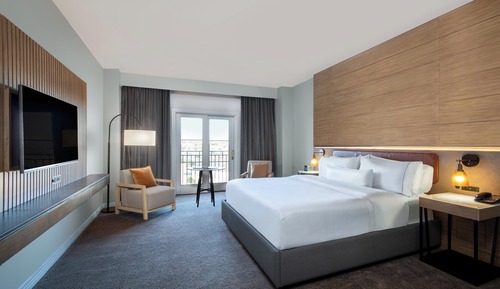 Room, 1 King Bed, Balcony