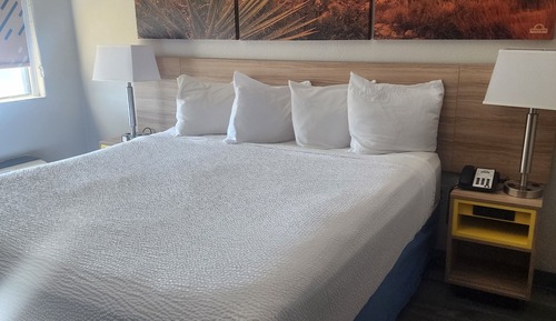 Standard Room, 1 King Bed