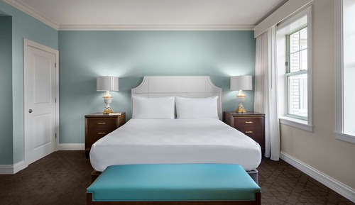 Room, 1 King Bed, Accessible (Hearing, Tub)