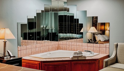 Executive Room, 1 King Bed, Jetted Tub