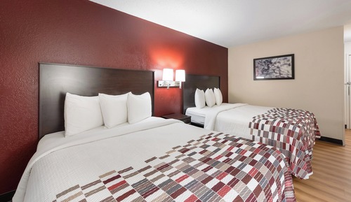 Deluxe Room, 2 Queen Beds (Smoke Free)