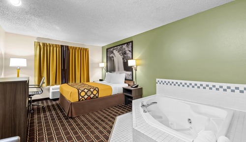 Standard Room, 1 Queen Bed