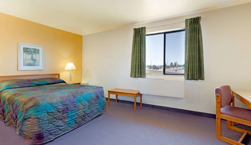 Suite, 1 Queen Bed