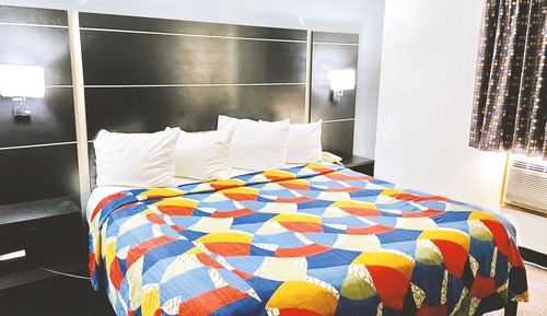 Deluxe 1 King Bed Non-Smoking