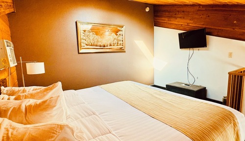 Suite, 1 King Bed, Hot Tub