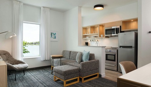 Suite, 2 Bedrooms, Non Smoking (Mobility Accessible, Roll-in Shower)
