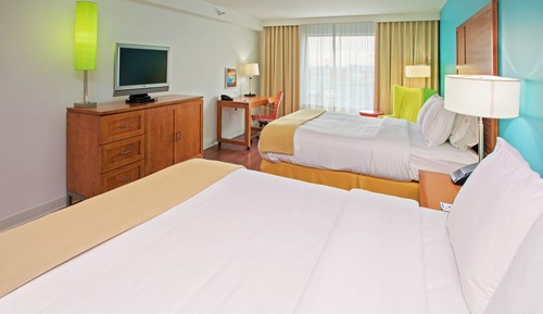 Standard Room, 2 Double Beds, Roll-in Shower