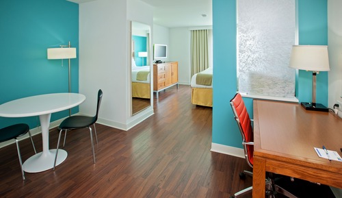 Standard Room, 1 King Bed (Bath Shower Combination)