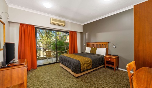 Standard Room, 1 Queen Bed with Sofa bed, Non Smoking