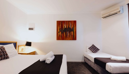 Standard Room, Multiple Beds, Non Smoking