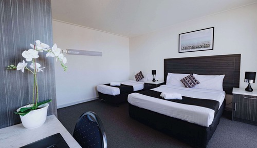 Room, 2 Twin Beds, Accessible, Non Smoking (Efficiency, Upgrade)
