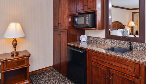 Standard Room, 1 King Bed, Fireplace, Lake View (with Sofabed)