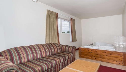 Suite, 1 King Bed