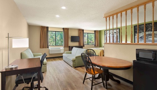 Suite, 2 Queen Beds, Non Smoking