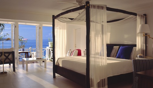 Standard Room, 1 King Bed, Balcony, Oceanfront