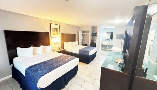 Standard Room, 2 Queen Beds, Non Smoking