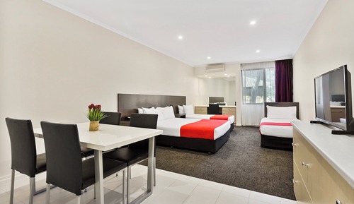 Deluxe Family Room