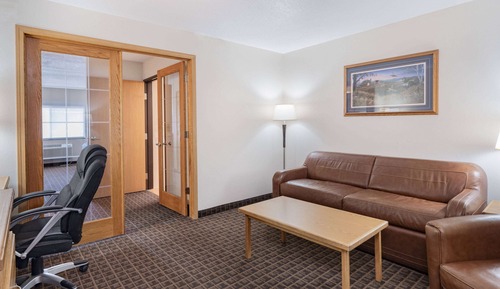 Deluxe Suite, 2 Queen Beds, Non Smoking