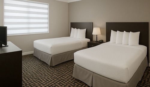 2 Double Beds