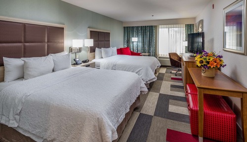 Room, 2 Queen Beds, Non Smoking (Drinks & Snacks)