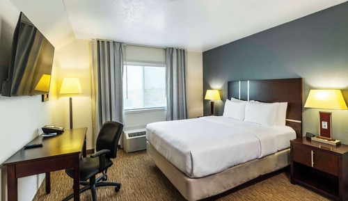 Suite, 1 Queen Bed with Sofa bed, Non Smoking