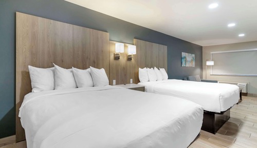 Junior Suite, 2 Queen Beds, Non Smoking, Microwave