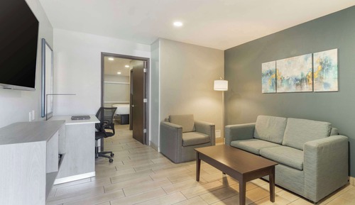Suite, 1 King Bed, Accessible, Non Smoking