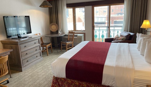 Grand Room, 1 King Bed (Foothills)