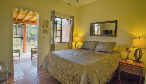 Junior Suite, 1 Queen Bed, Lanai, Garden View