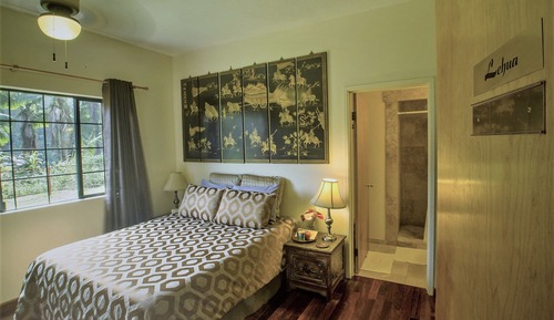 Standard Room, 1 Queen Bed, Garden View