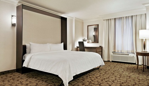 Deluxe Suite, 1 King Bed